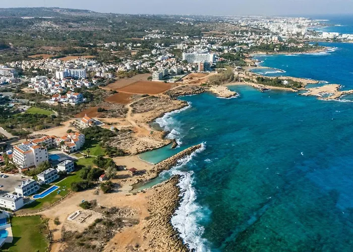 Bay #17 Vila Protaras